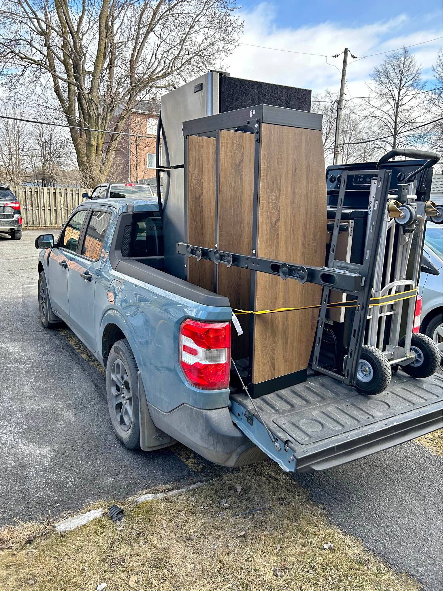 Petite demen.agement - Commercial Trucks - Montreal, Quebec | Facebook ...