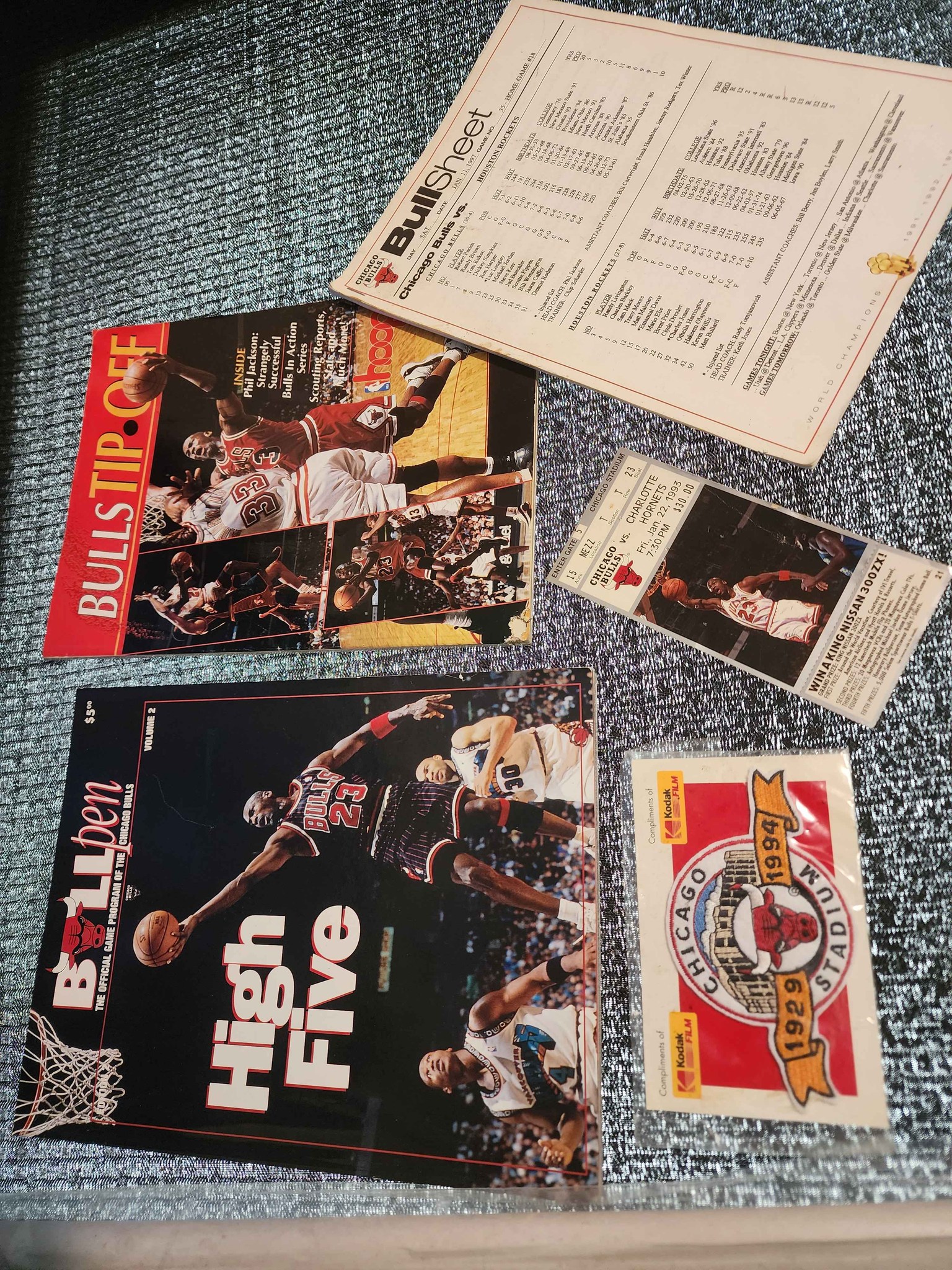 Vintage 90s Chicago Bulls Signal Sports?