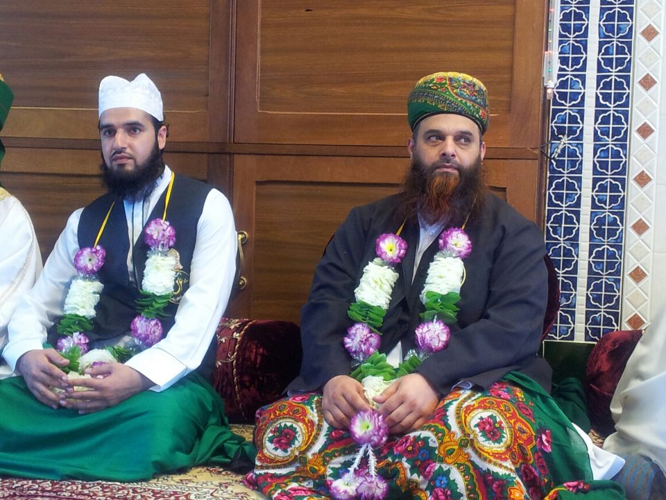 The Seal - Hafiz Sufi Hashmat khan Sb reciting Darood-e-ummiy with his ...