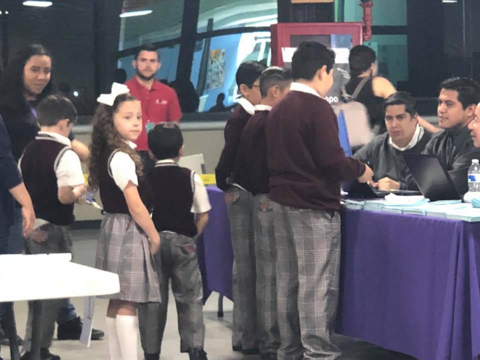 Los 2 equipos participantes de... - Colegio SEBEC Tijuana