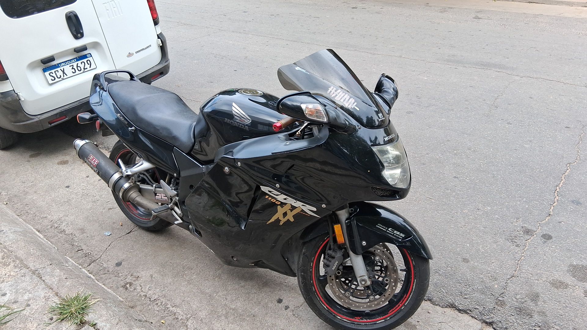 I told Abhi if this bike misses reserve, I want it!! Turbos and
