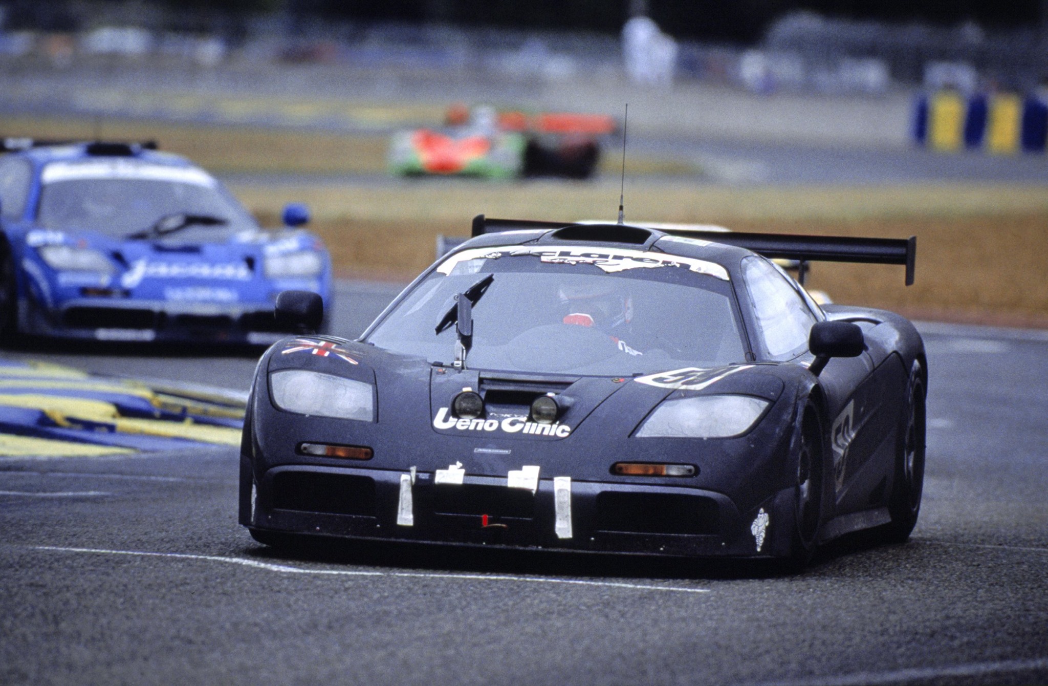 Yannick Dalmas racing the 1995 McLaren F1 GTR at #LeMansClassic