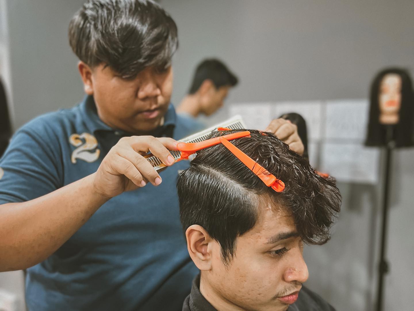 Latihan asas membuat pembahagian... - Kursus Gunting Rambut