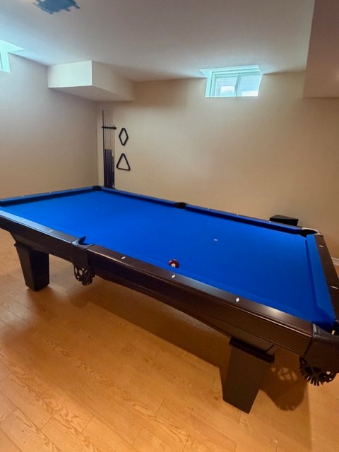Selling a high-quality Olhausen 8ft pool table in excellent condition ...