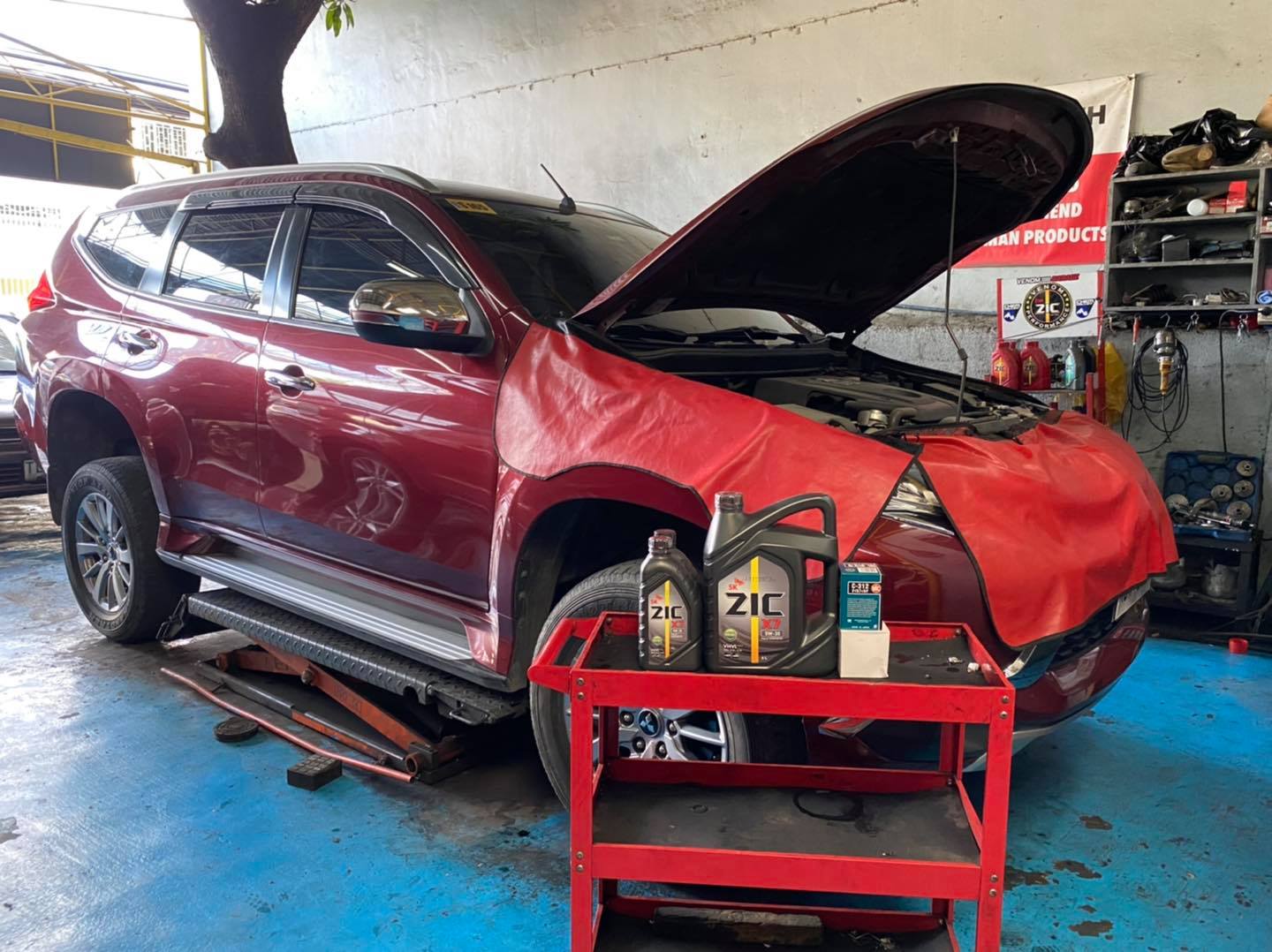 Quick service -... - VENOM Performance Lubes & Parts