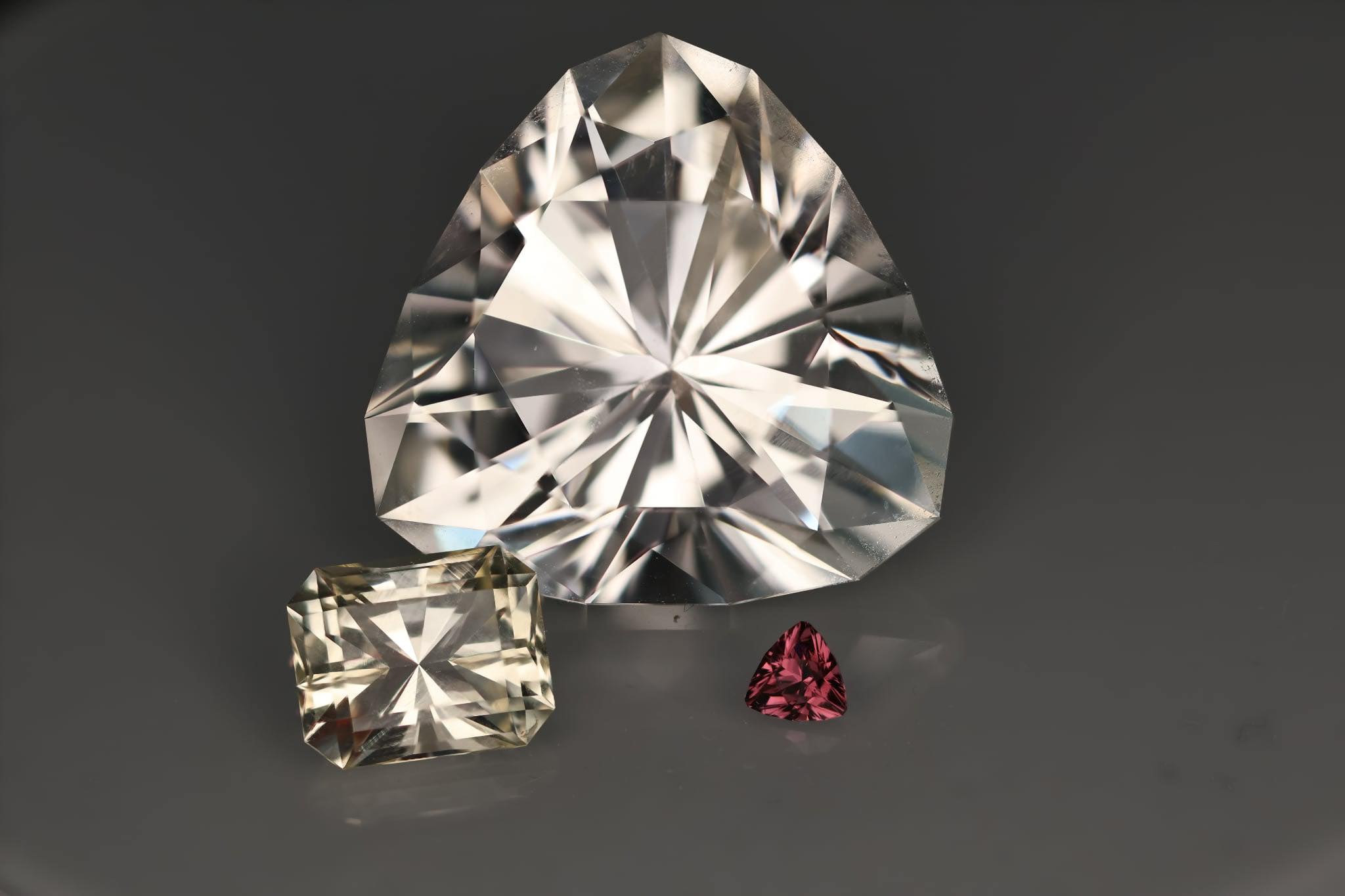 Semi Lot ?Yellow Zircon 5.05ct / Full Clean / 2.50ct+ Loupe clean 