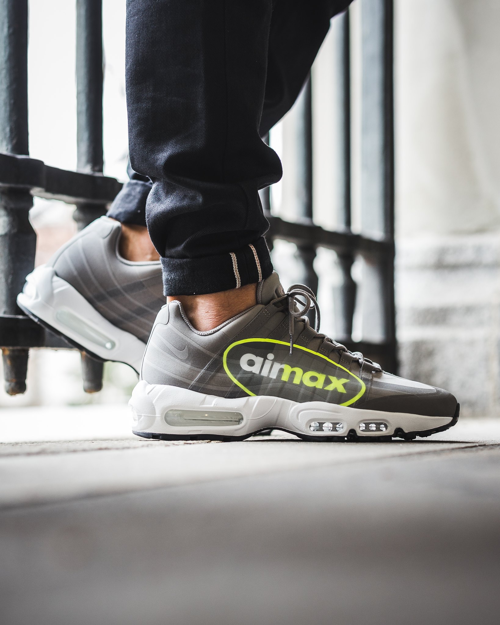 🔥 S A L E 💥 NIKE Air Max 95 NS GPX - Dust/Volt-Dark Pewter-White