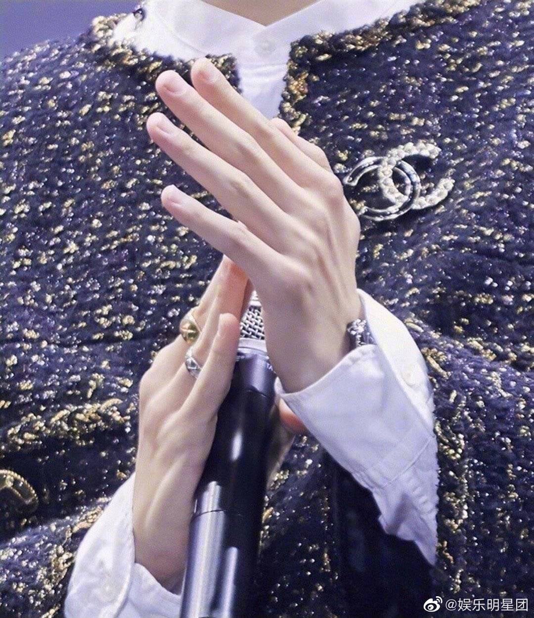 𝗪𝗔𝗡𝗚 𝗬𝗜𝗕𝗢 王一博- 𝗪𝗔𝗡𝗚 𝗬𝗜𝗕𝗢 王一博added a new photo.