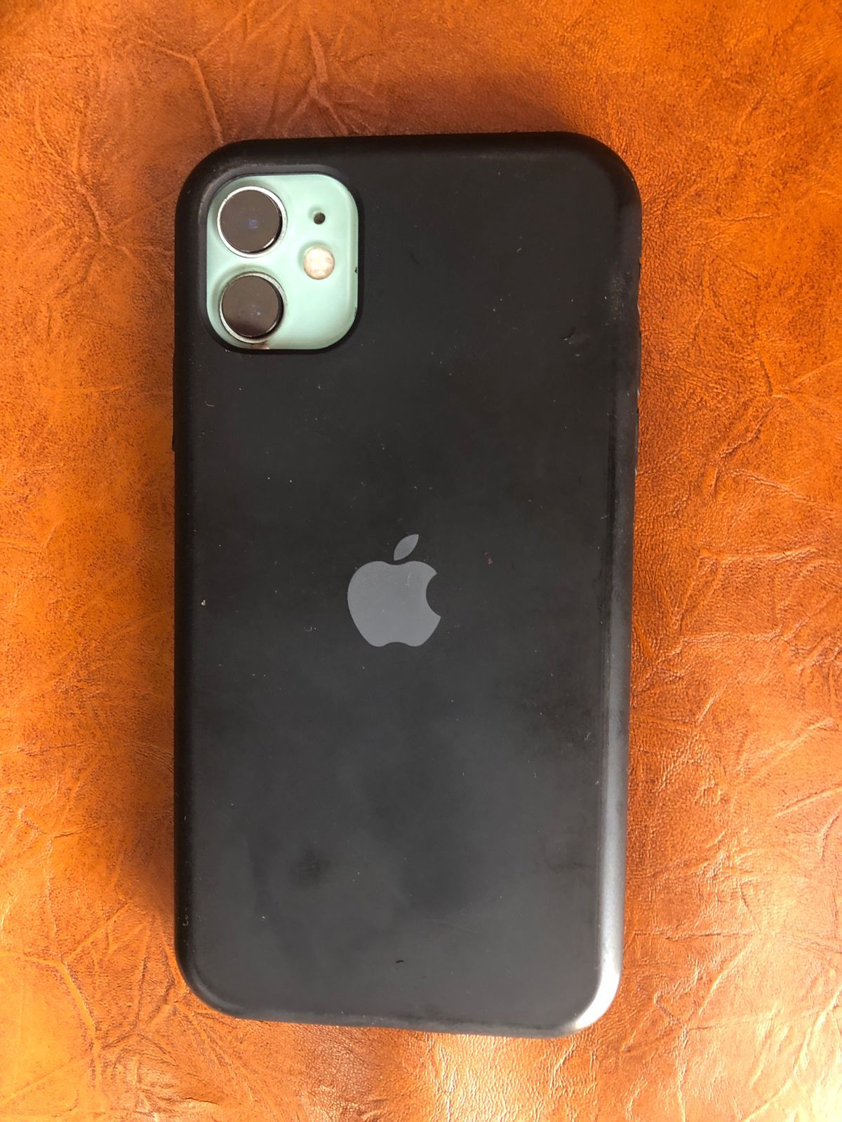 iphone 11 12gb battery health iko 67(original) clean camera, crack