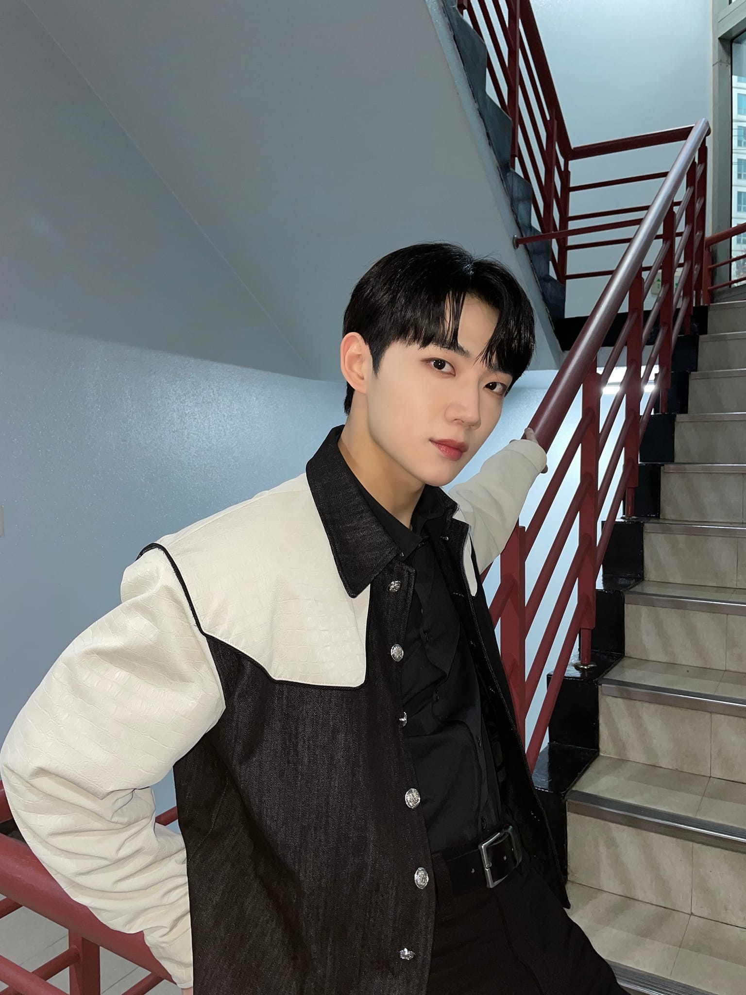 [#형섭] 거친 매력의 형섭쓰 🏻 - TEMPEST_Official | Facebook