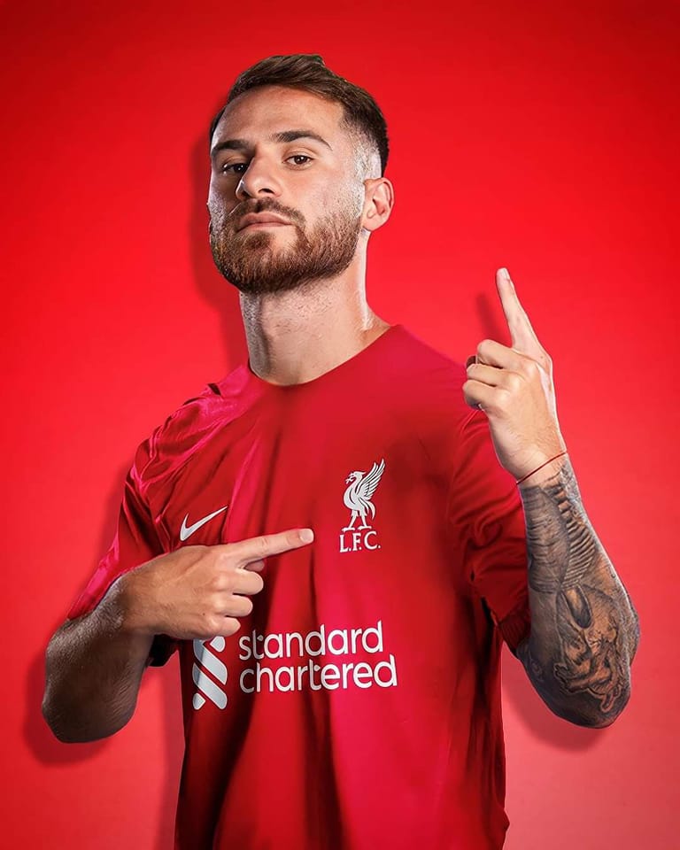 Alexis Mac Allister joins Liverpool with number 10 shirt