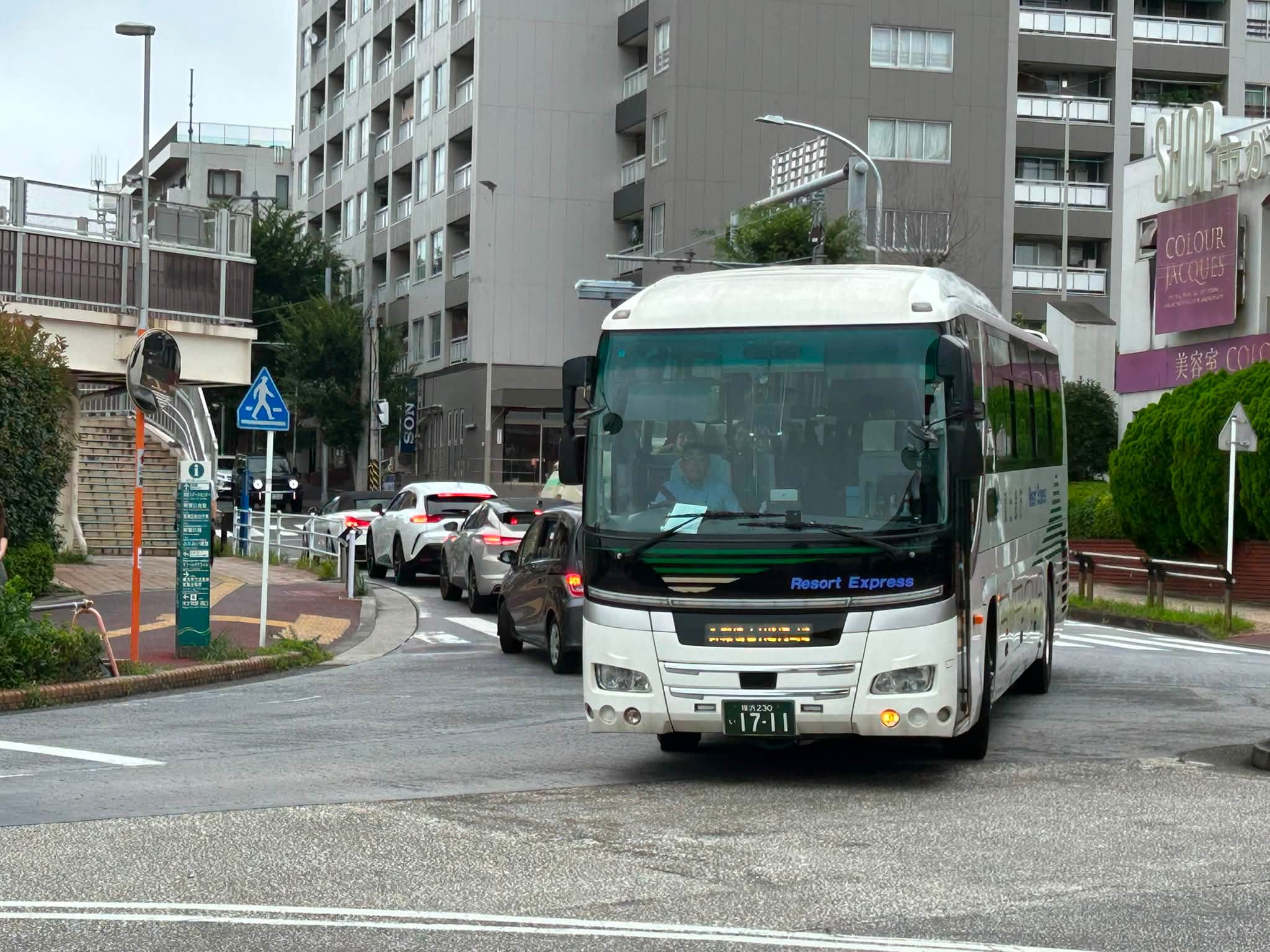 大阪シティバス 港15-5251 60天保山行き ZAC-LV828L1 天保山にて、万博