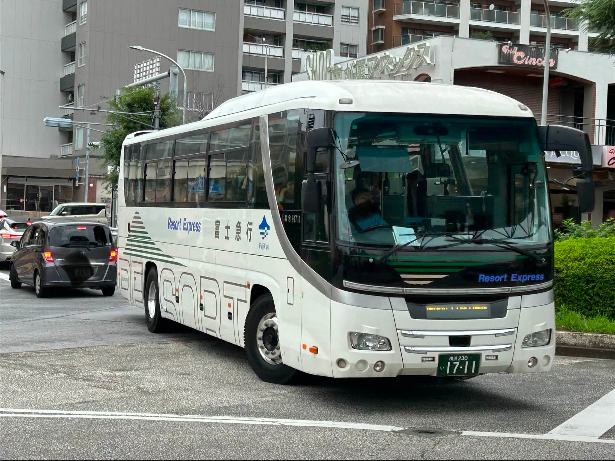 大阪シティバス 港15-5251 60天保山行き ZAC-LV828L1 天保山にて、万博