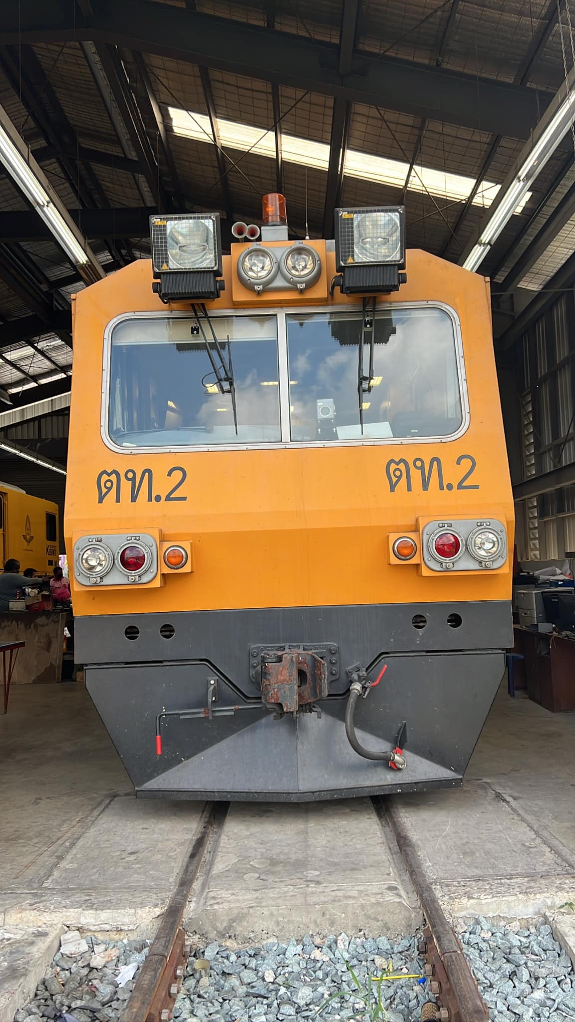 รถไฟไทย รถไฟฟ้า - รถตท.หรือรถตรวจทางทั้ง2คัน-ณ... | Facebook