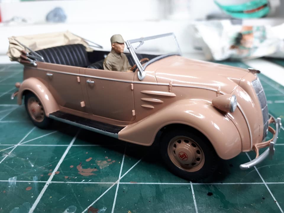 Toyota AB Phaeton model kit by Tamiya