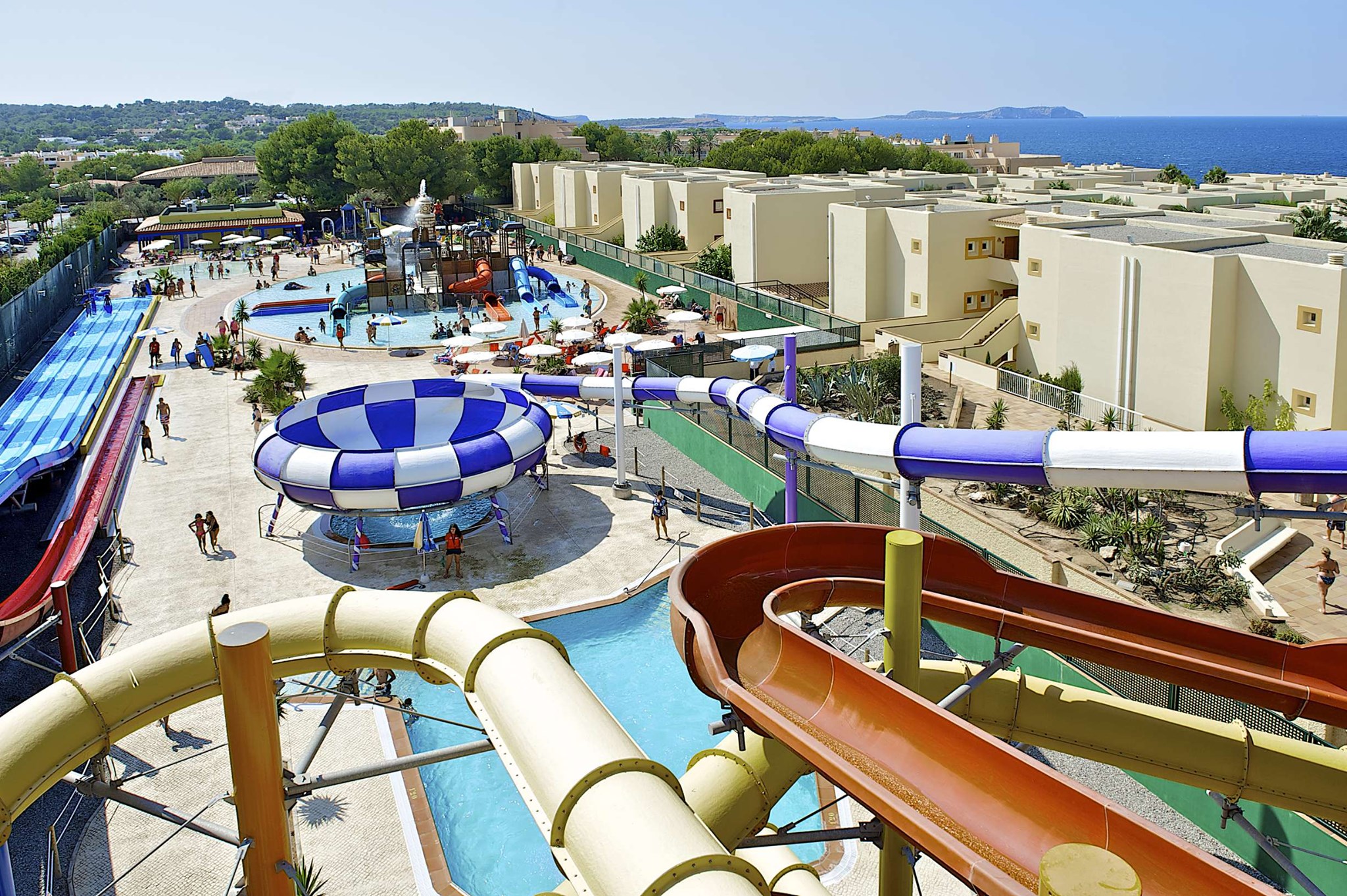 🤩💦 WATERPARK FAMILY FUN 💦🤩 👪☀️... - Travel House Llanelli