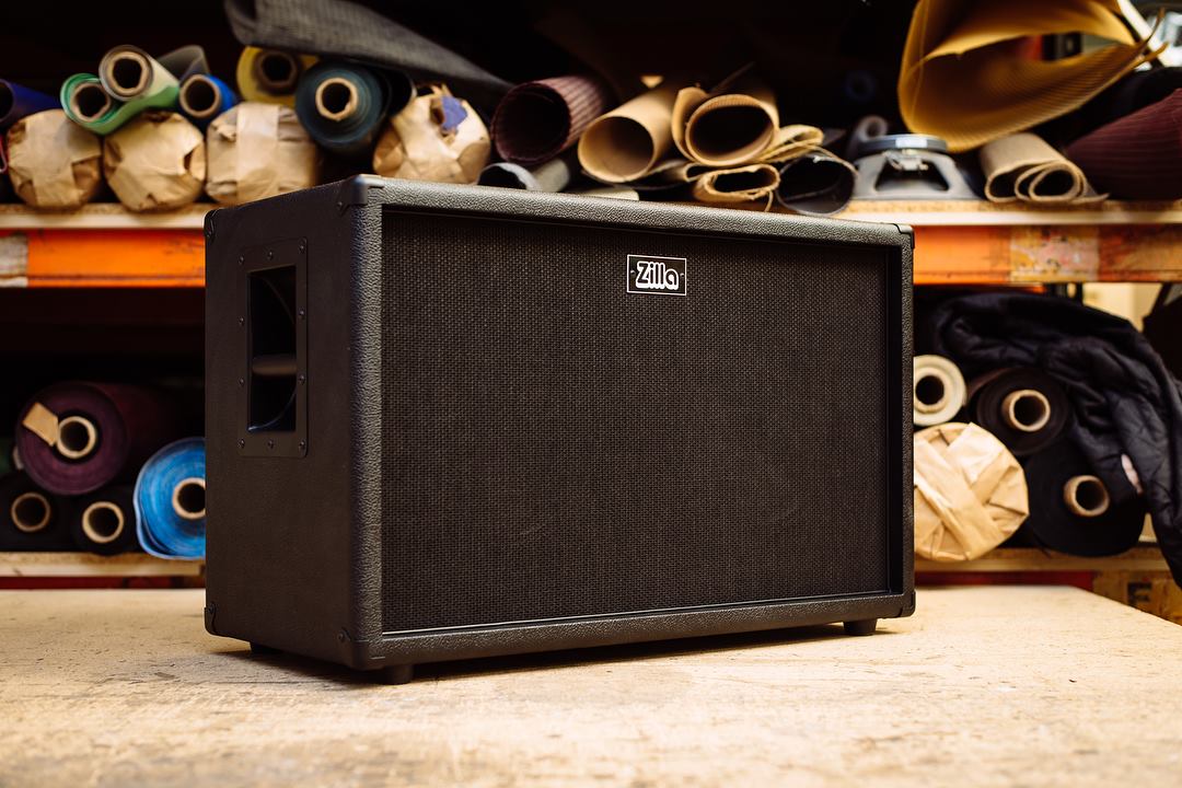 Fatboy 2x12. Black bronco tolex, black grill, black piping and