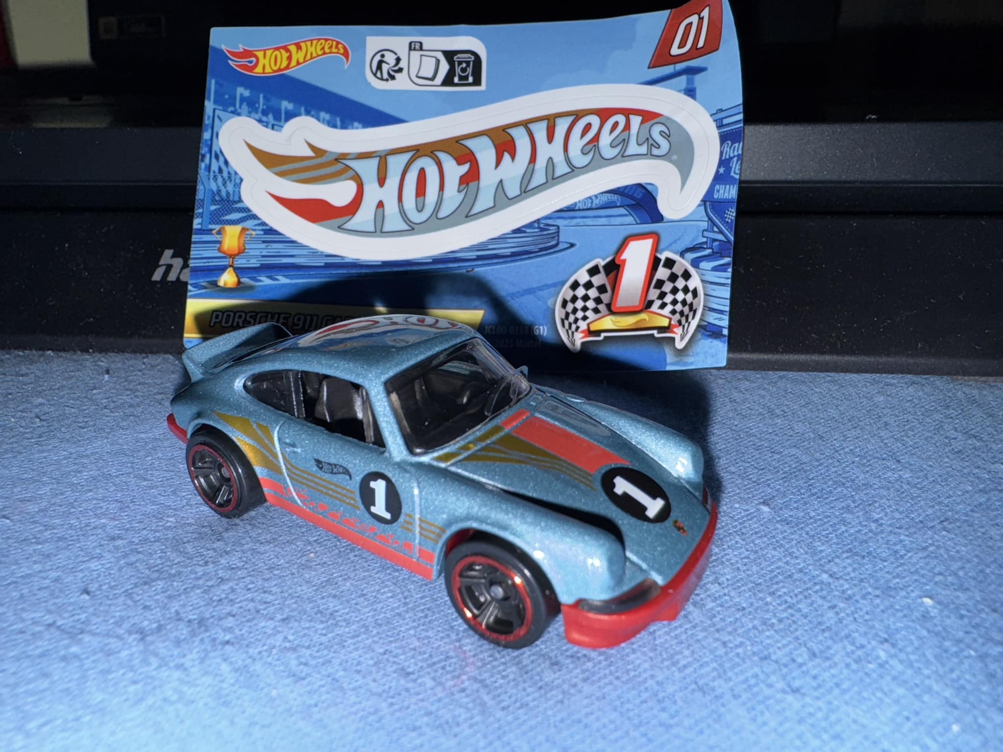 Hot Wheels Boulevard 2025 - Porsche 911 Carrera RS 2.7 Noire #121 - Neuf Scellé 1:64