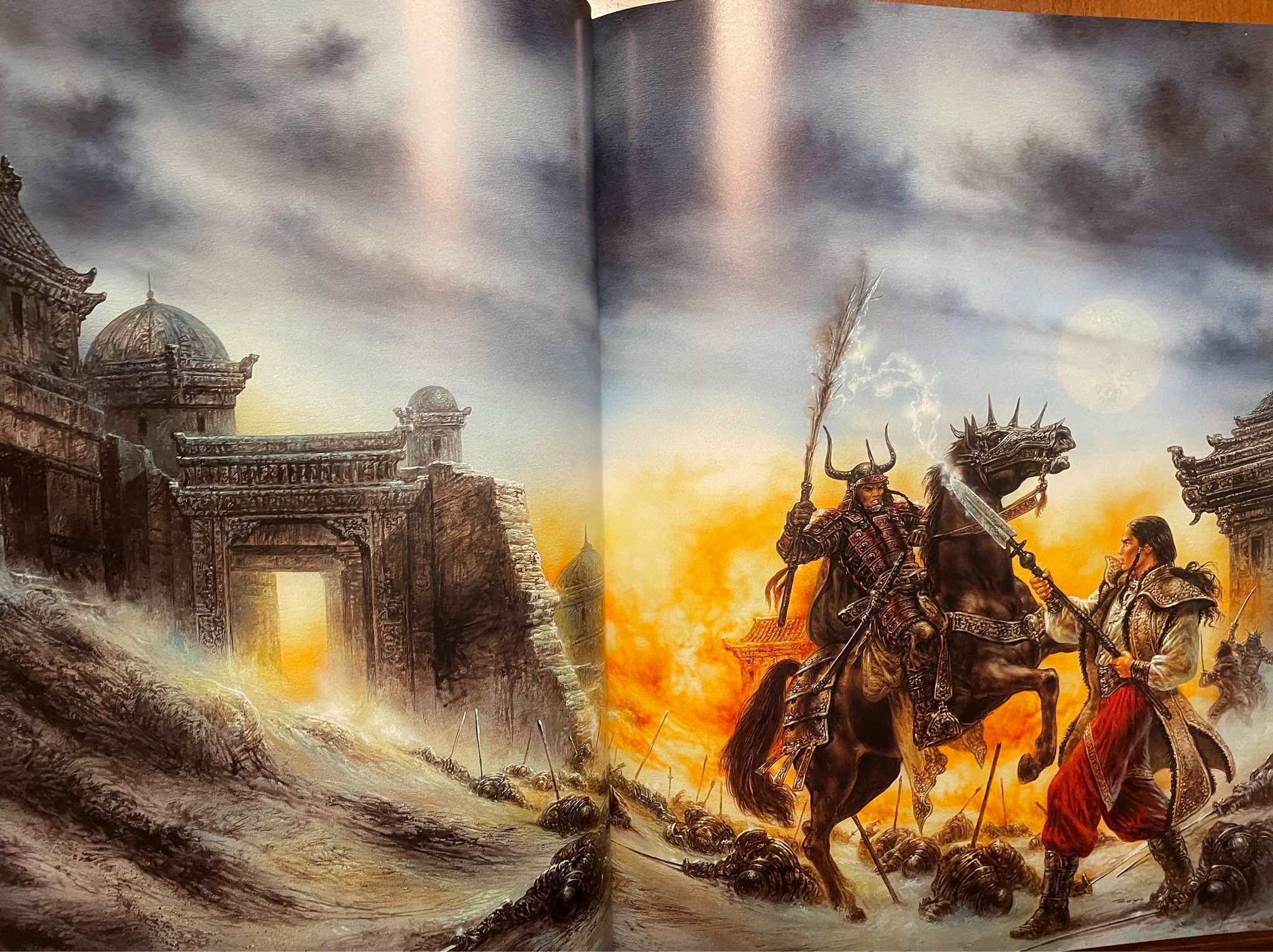 Visions by Luis Royo - Fantasy Art Book - Books - San Carlos 