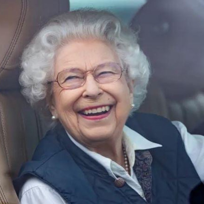 Happy Birthday to Her Majesty The... - RANGE ROVER OWNER