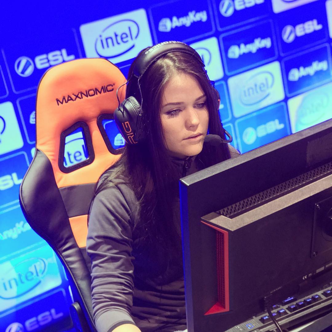 RES Gaming - Support zAAz and juliano with The Swedish female CS:GO ...