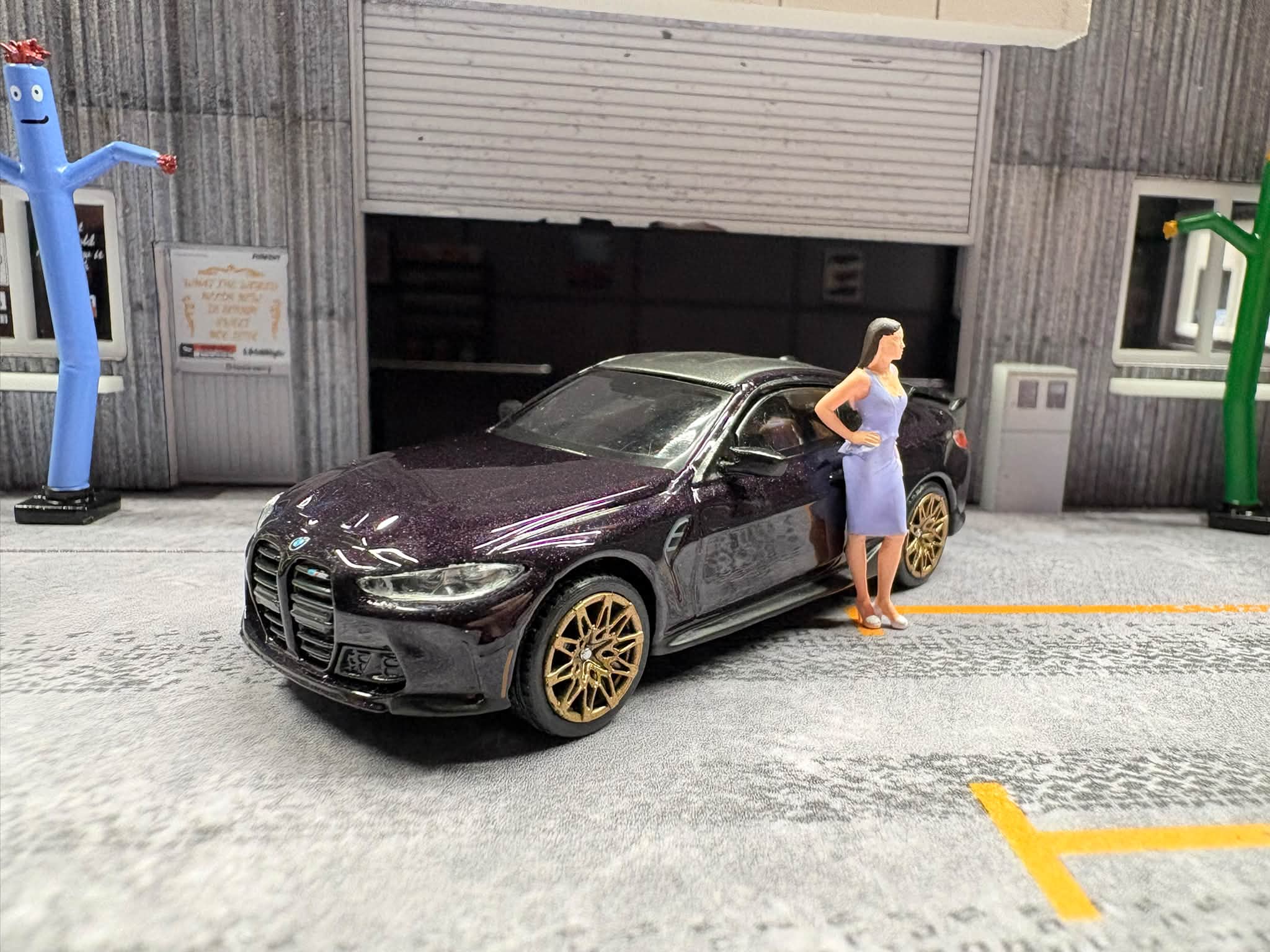 Mini GT #228 LB BMW M4 purple green metallic