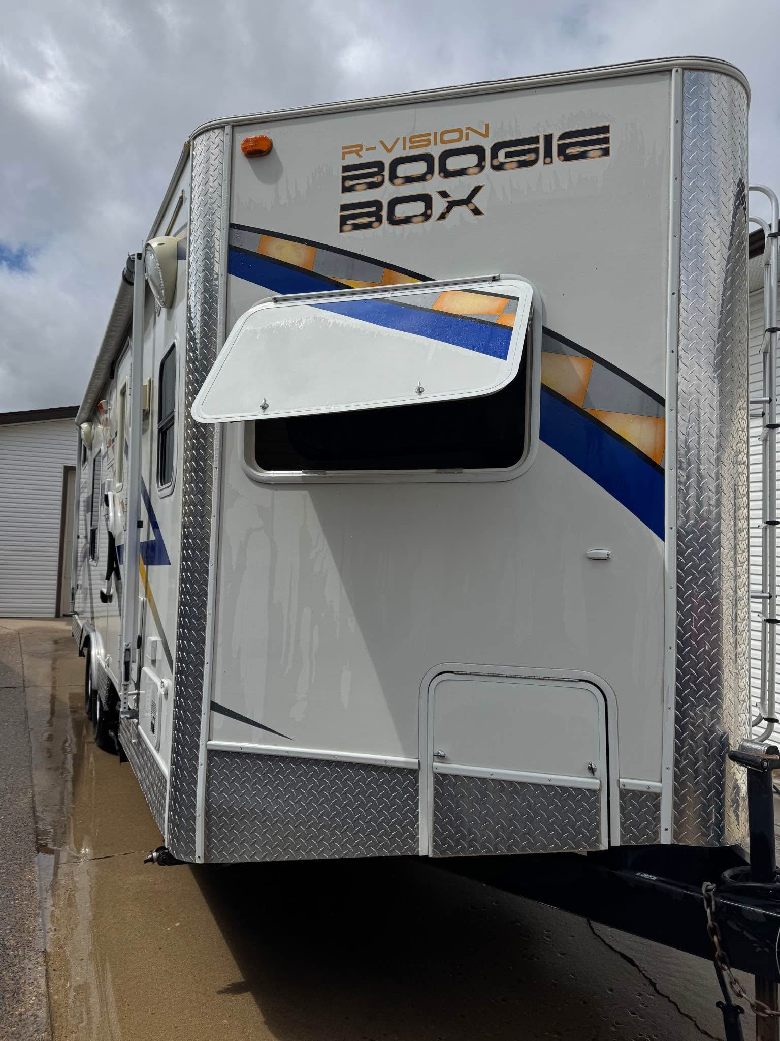 2008 28ft Boogie Box toy hauler - RVs & Campers - Medicine Hat, Alberta ...