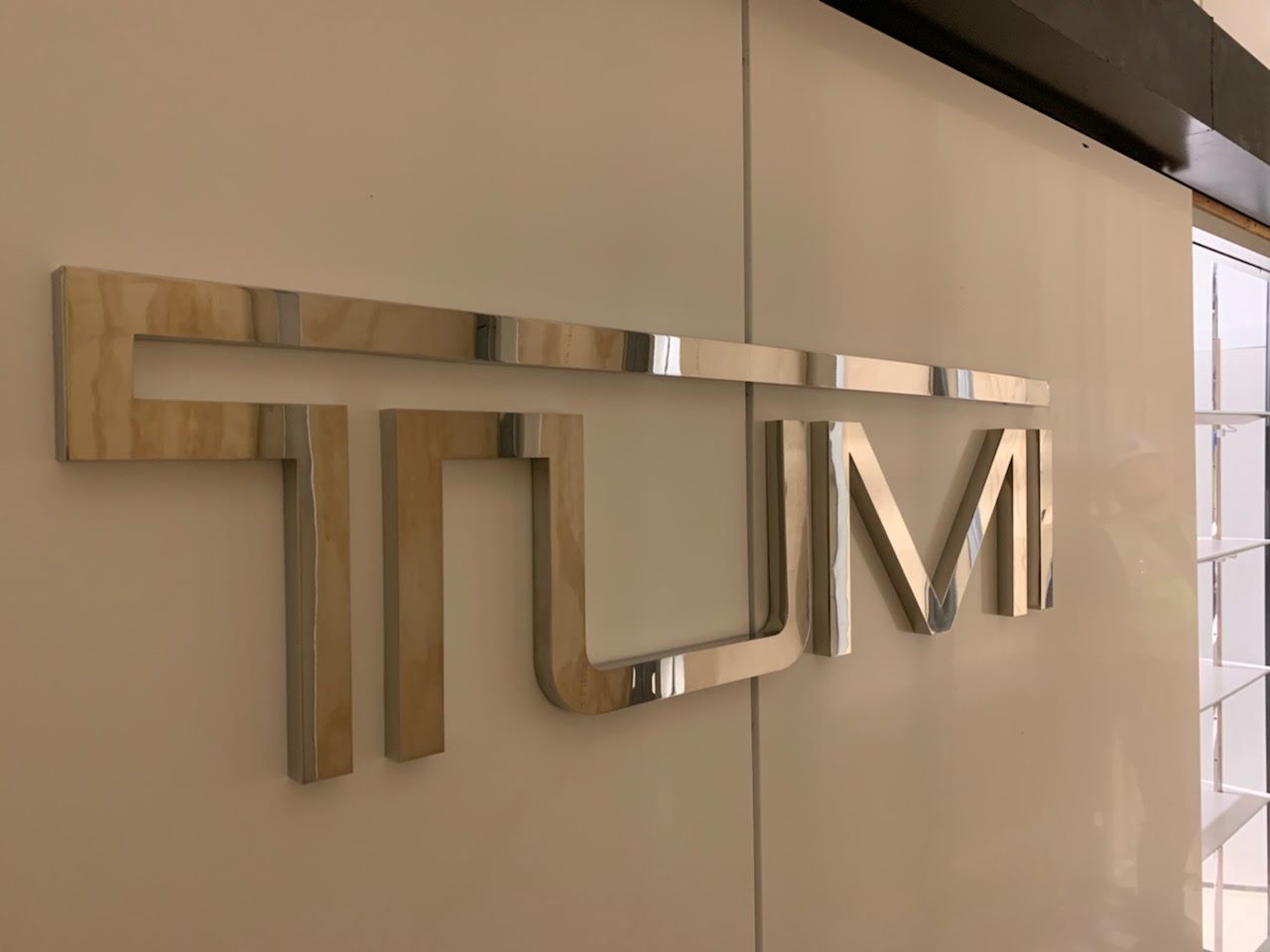 New dimensional letters... - Integrated Sign Installations