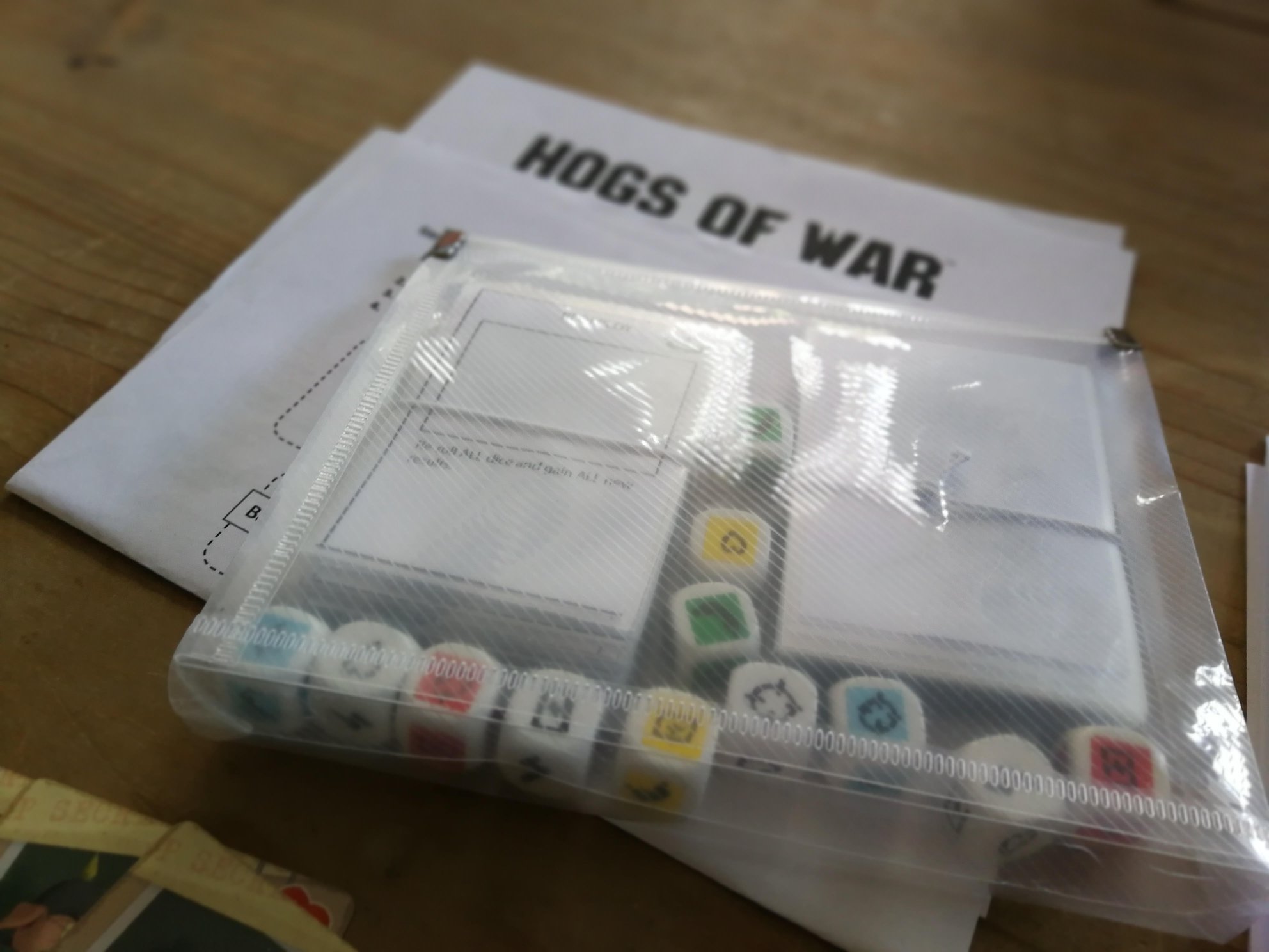 4 Dés SWILL INCOME Pour Le Jeu HOGS OF WAR - Marque Stone Swords Games, Occasion