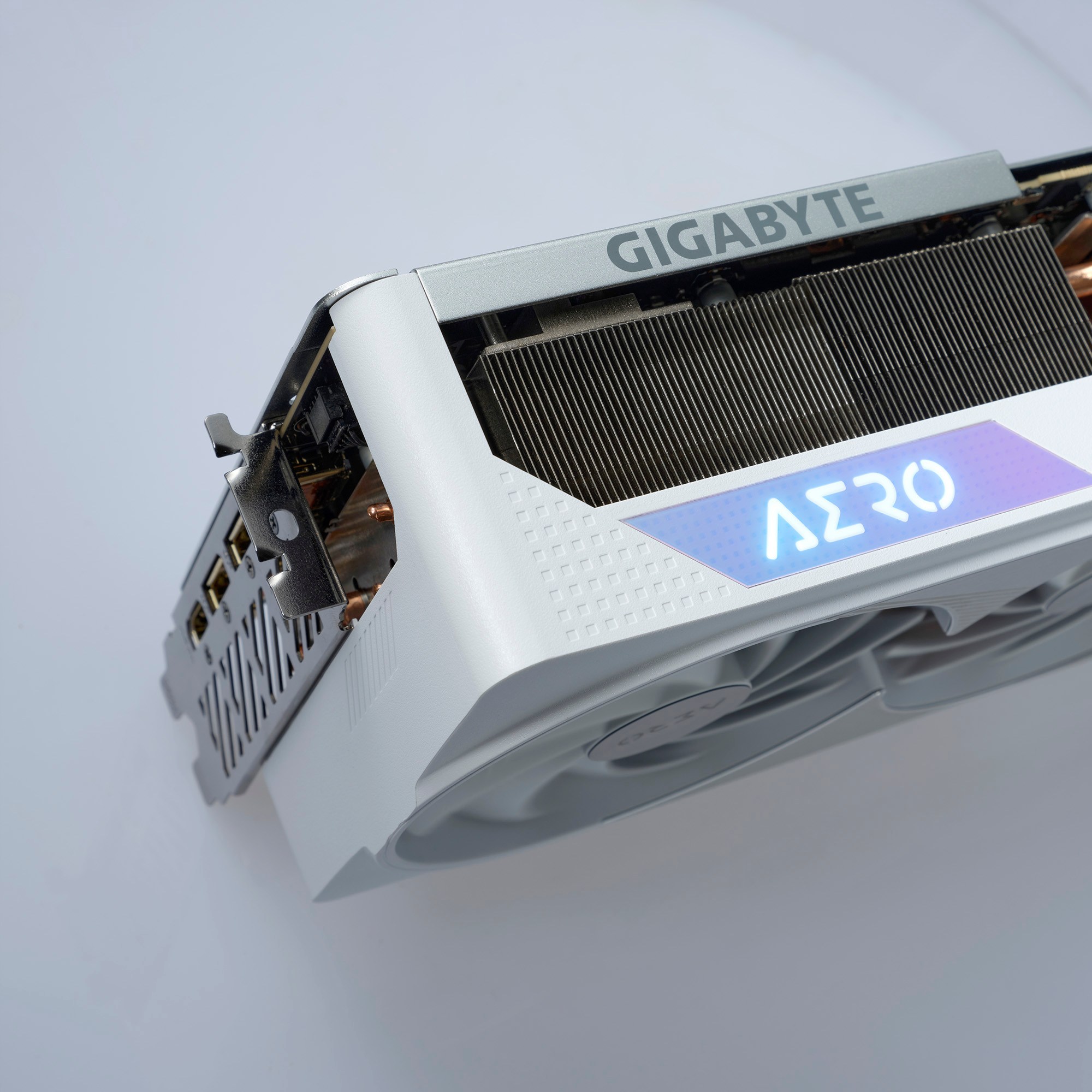 GeForce RTX™ 4080 SUPER AERO OC 16G!???