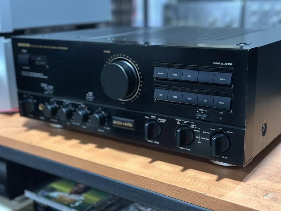 ONKYO A817EX✓ Integra stereo Amplifier Good condition ✓ Imported