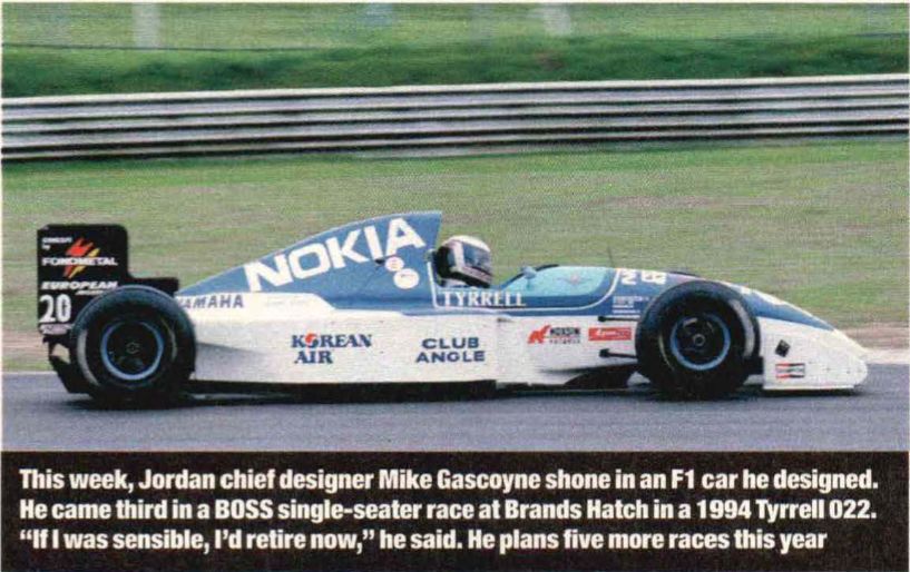 Mark Blundell drives Tyrrell 022-Yamaha at 1994 Canadian GP