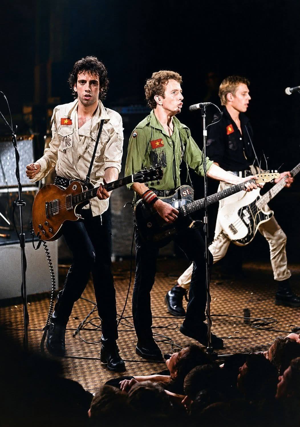 1976, The Clash play Midnight Special - Screen on the Green