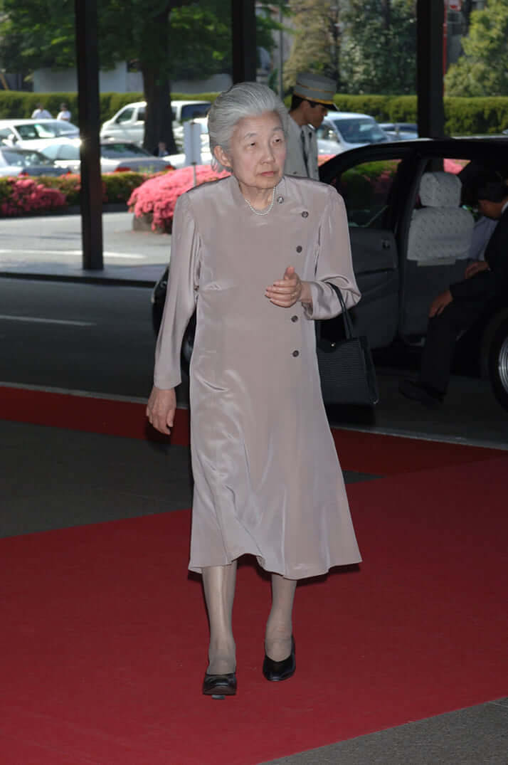 池田厚子（1931年3月7日-） 元皇族、神社本庁総裁。 勲等は勲一等。 皇