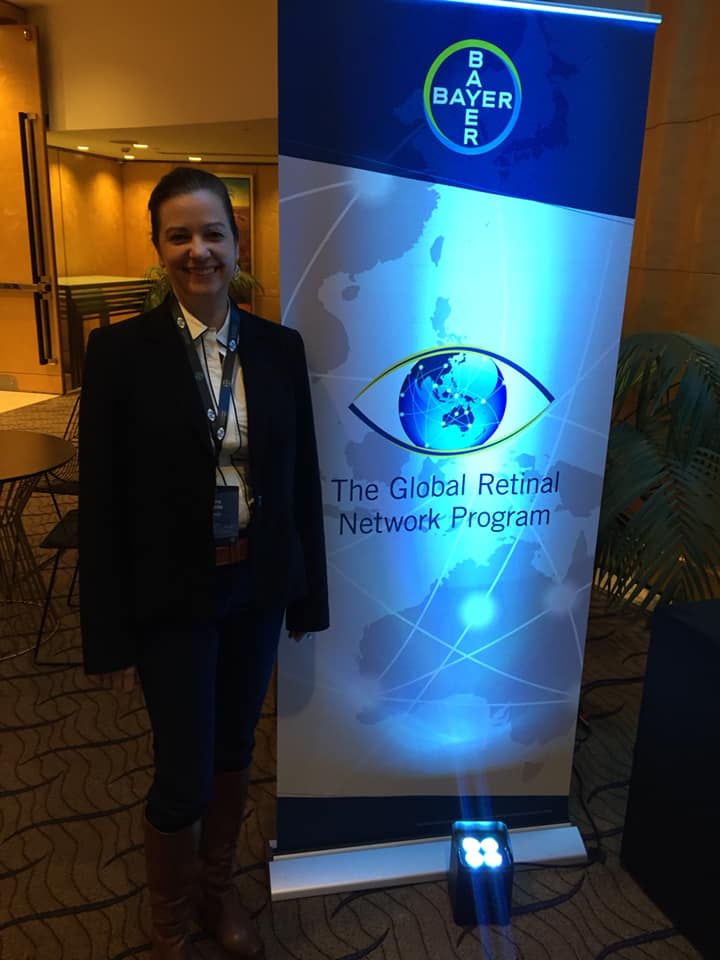Dr Rayside enhancing her retinal... - Kookaburra Eye Clinic