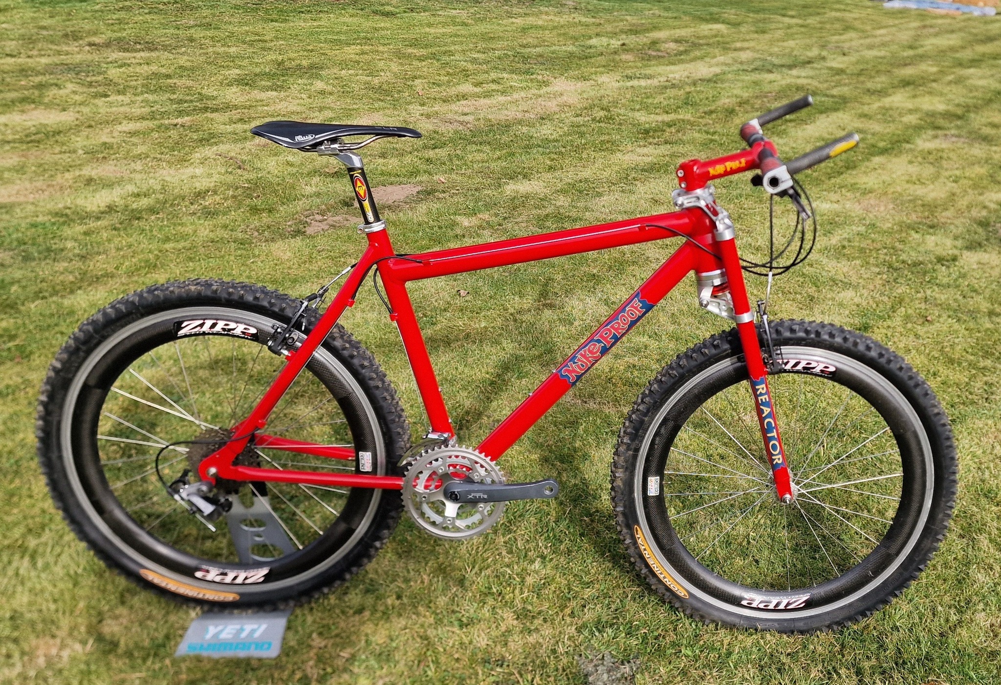 Restoring a 1997 Nukeproof mountain bike with Zipp wheels and XTR