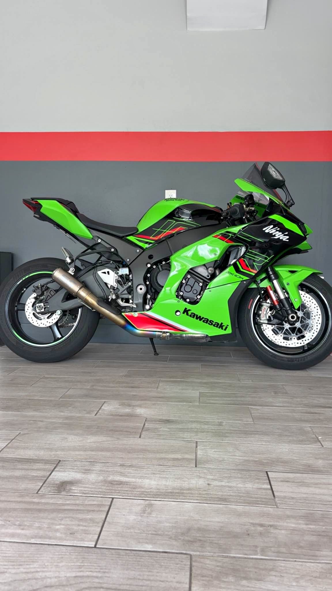 2009 Kawasaki Ninja ZX-6R Monster Edition - Motorcycles & Scooters