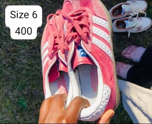 second hand original sneakers 76293946/79477400