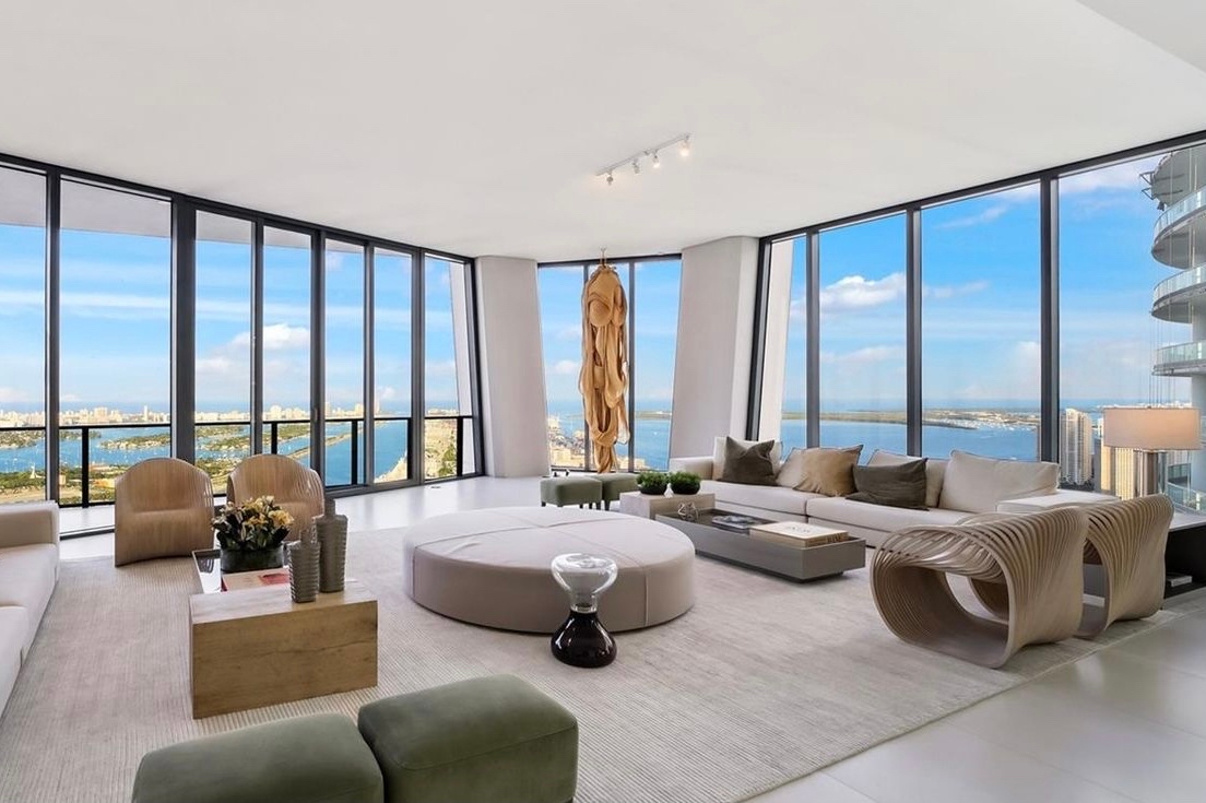 The only turn key ready, full floor... - Super Luxury Group