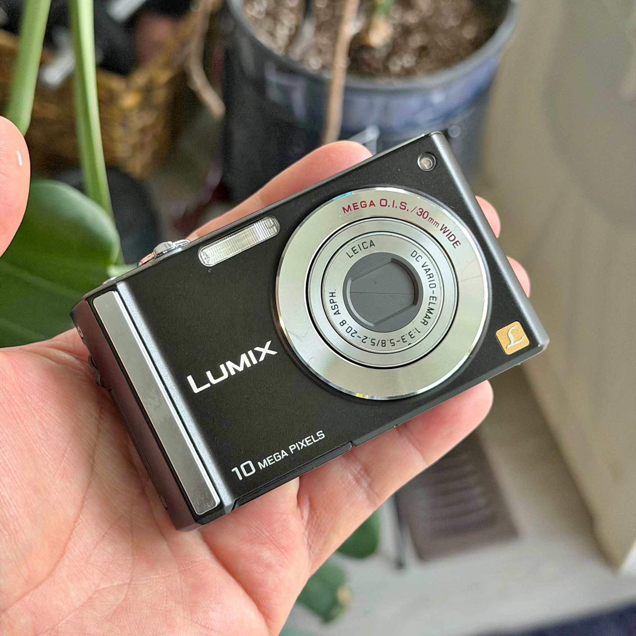 LUMIX DMC-FS20 10メガピクセル LUMIX FS20．10メガピクセル Panasonicデジタルカメラ LUMIX DMC-FS20