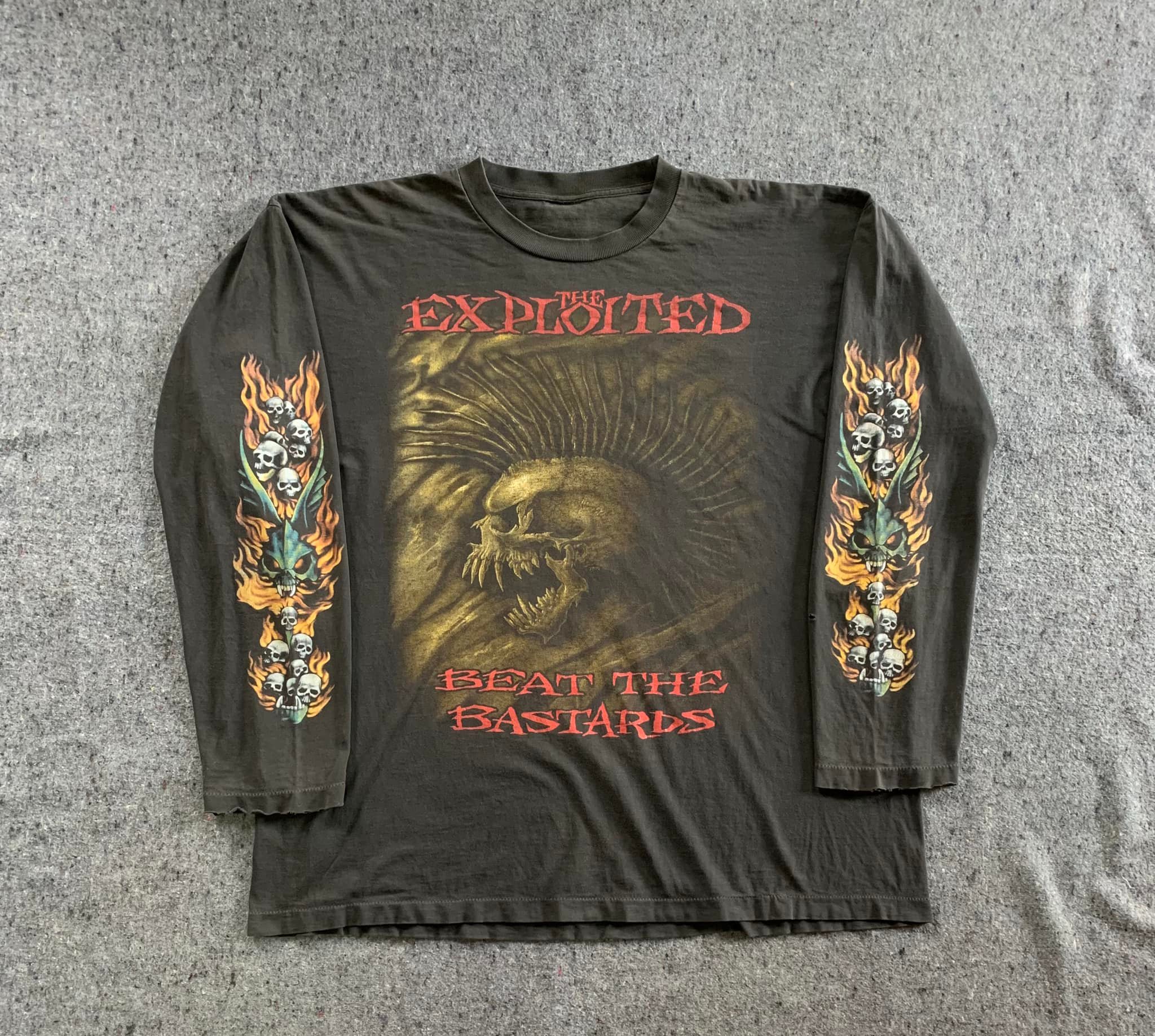 90s style T-shirt over long-sleeve. Let