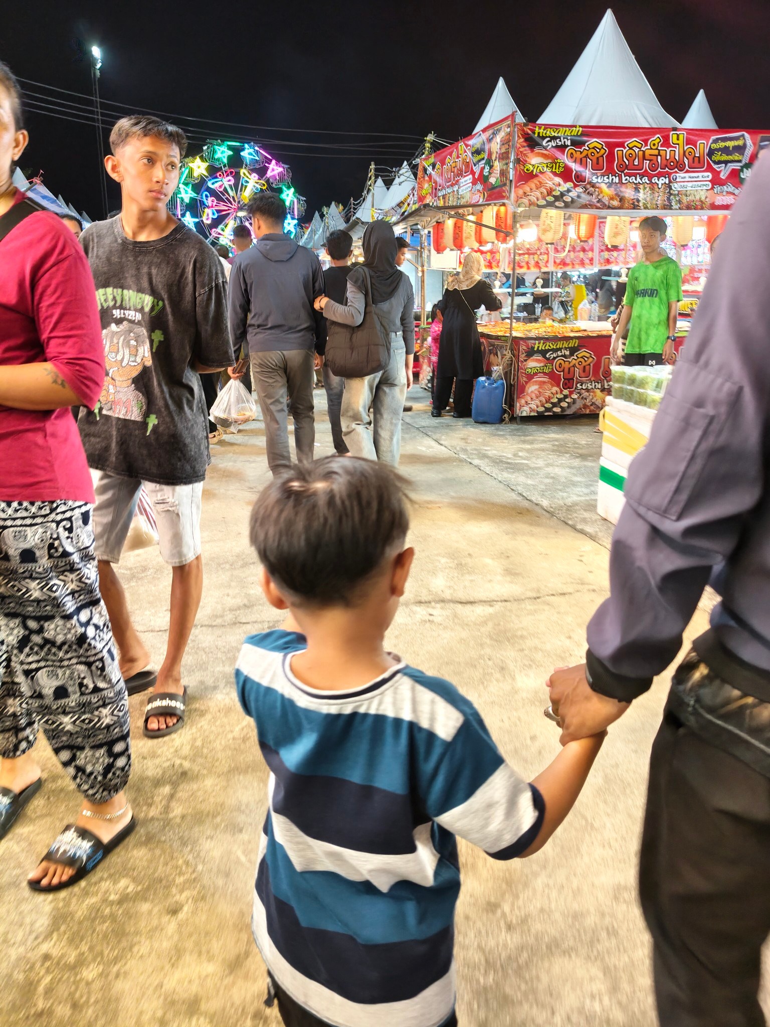 มามี้ อาลีฟ - พาลูกเที่ยวงานนน 🥰💕... | Facebook