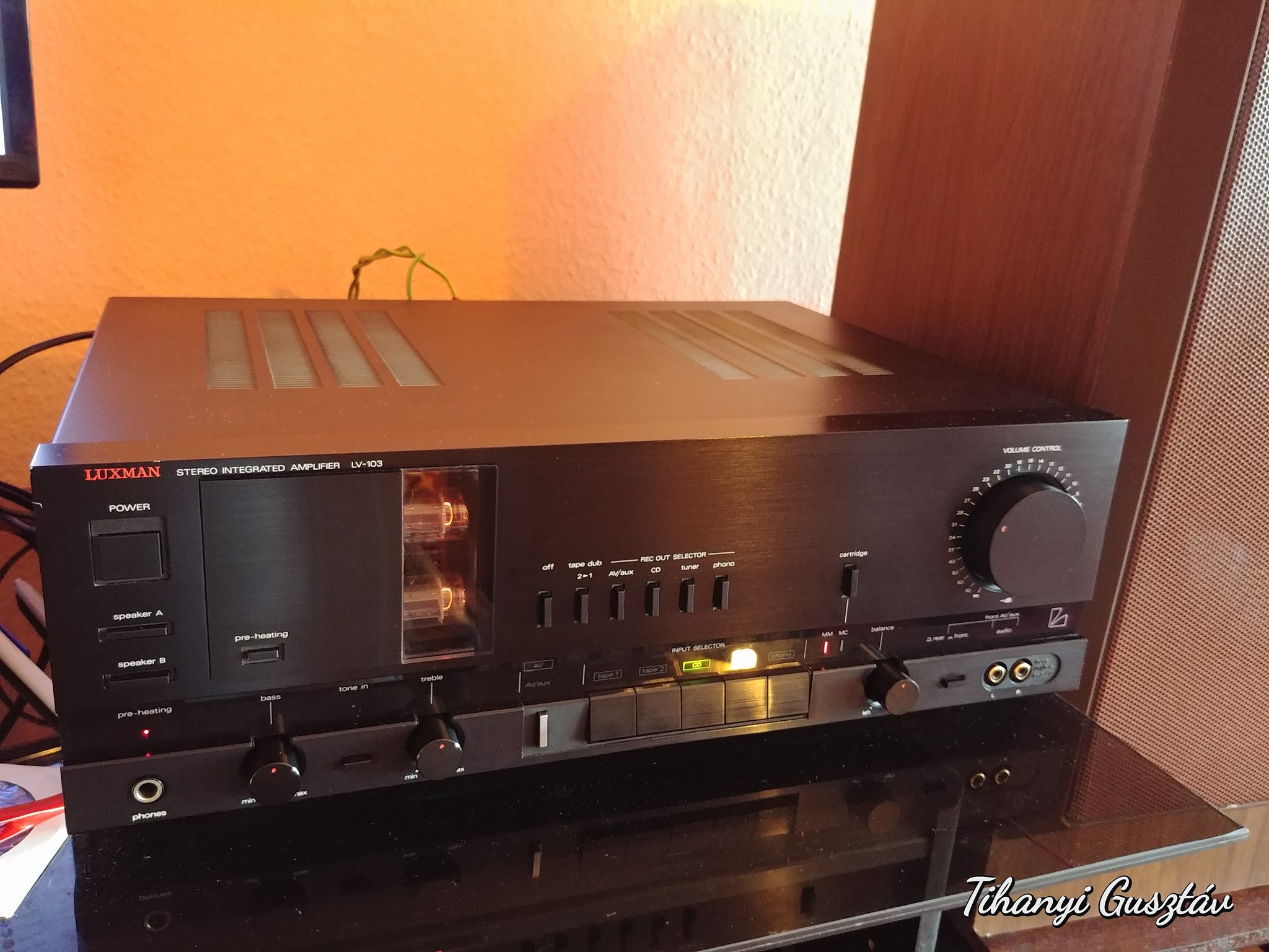 Luxman lv-103u stereo amplifier for sale