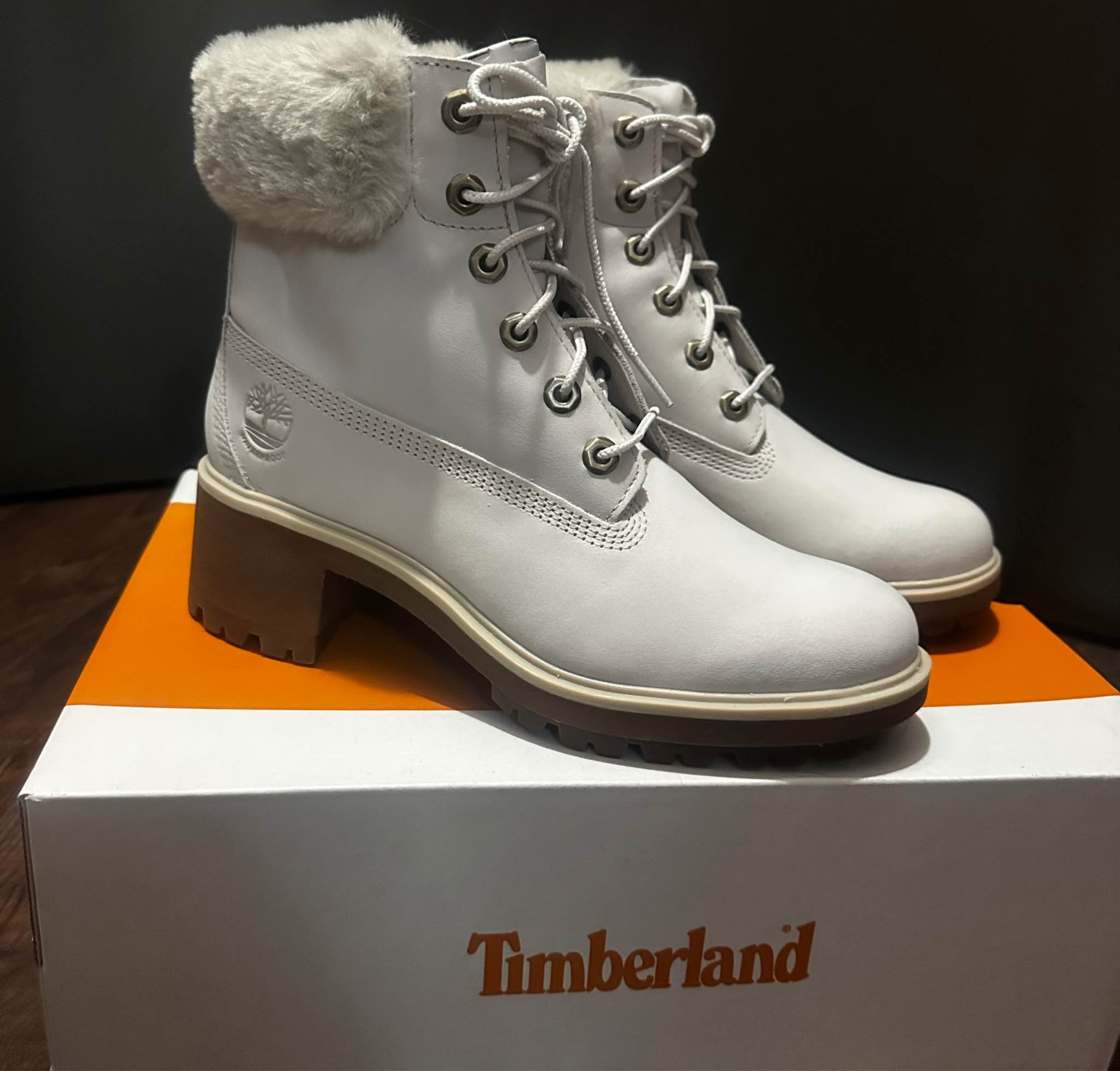 White Timberland Kinsley 6” waterproof boots in white. Women
