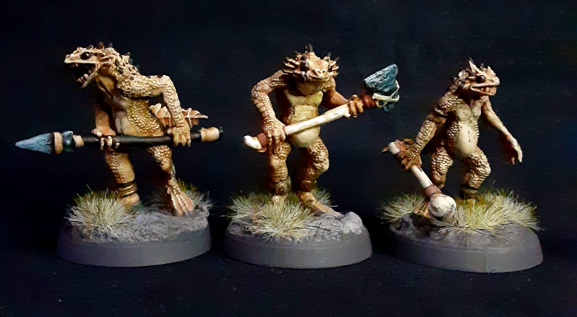 Reaper Bones – The Crimson Herald – Figurine 25 Mm Pour Jeux De Rôle – Plastique Souple – Non Peinte – 44020