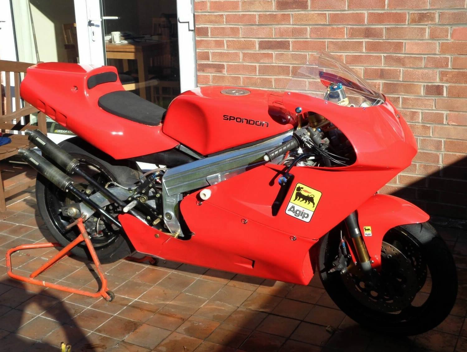😲WOW! - Suzuki / Aprilia RG500 / RGV 570 Special. Can't describe