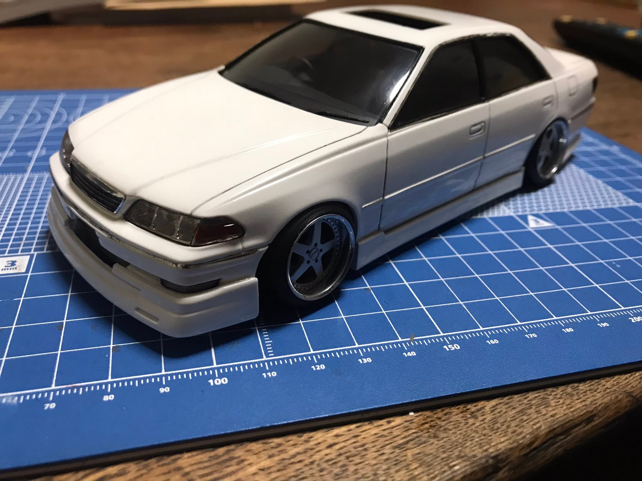 アオシマ、JZX100マークⅡ完成しました。 ボディーカラーはピュア