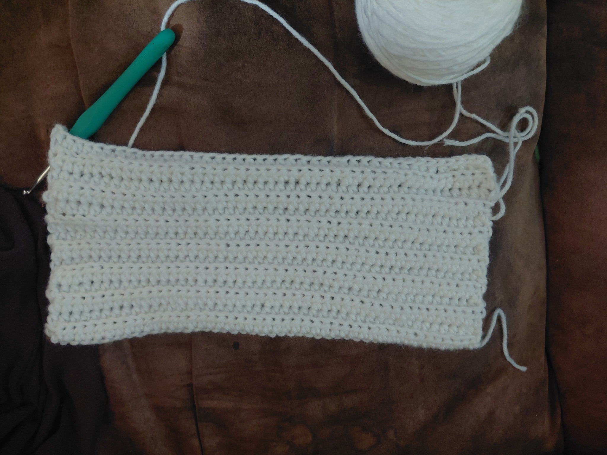 How to crochet a hat with horizontal lines?