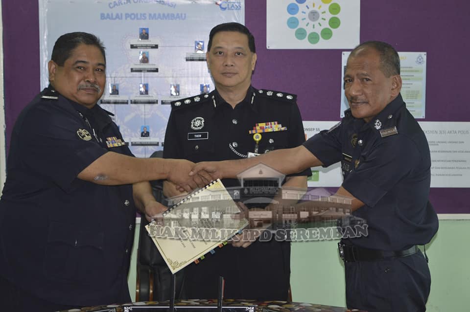 Ibu Pejabat Polis Daerah Seremban Gambar Sekitar Majlis Serah Terima Tugas Ketua Polis Balai Mambau Antara Sm Abdul Malik Bin Muhamad Idrus Ketua Polis Balai Mambau Serah Dengan Sjn Hairudin Bin