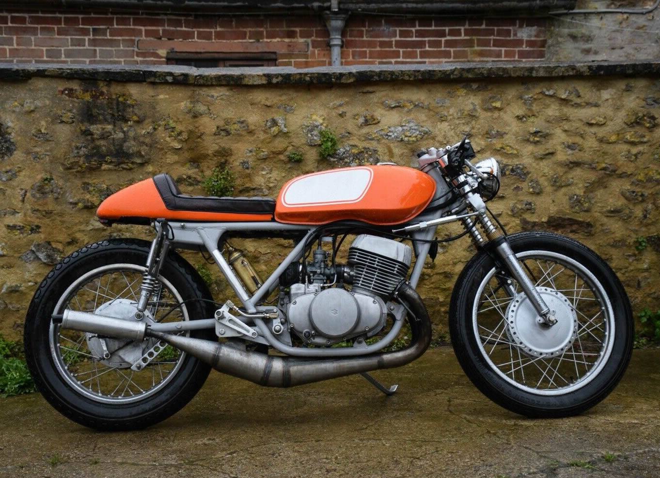 CHECK OUT THE PICS! 😲 1972 Suzuki T500... - Classic 2 Strokes